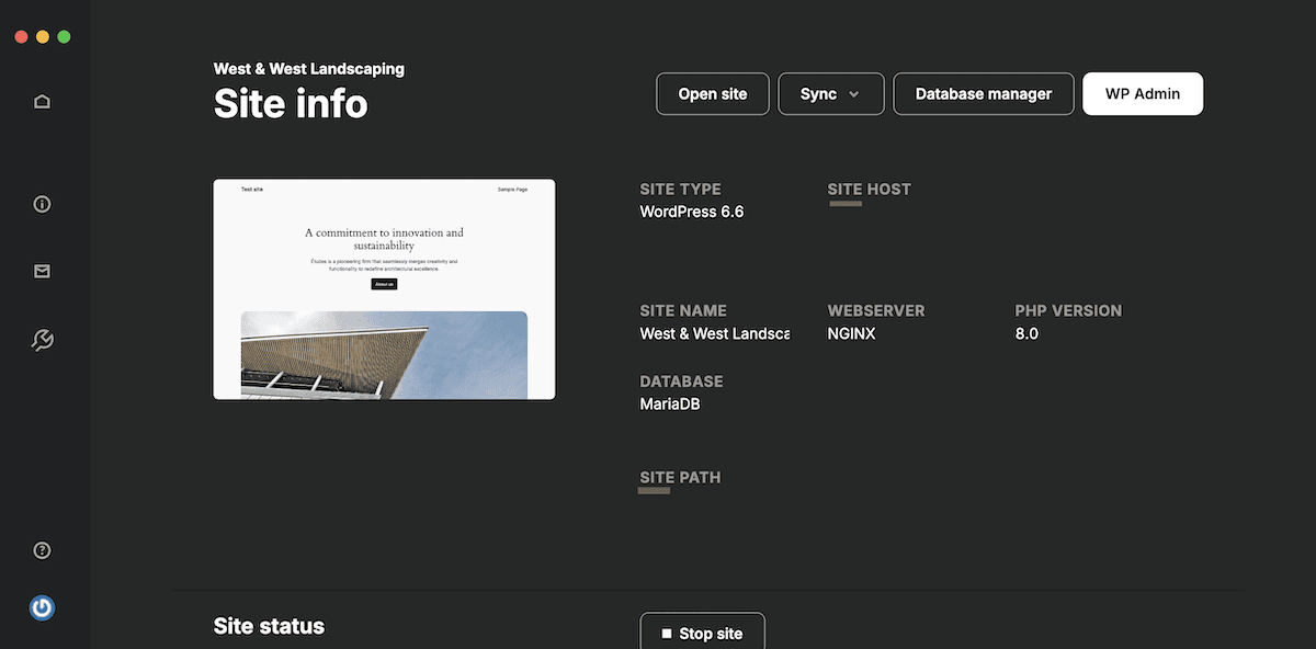 La interfaz de DevKinsta para un solo sitio. Muestra detalles como la versión de WordPress, el servidor web, la versión de PHP y el tipo de base de datos, junto con una vista previa de la página de inicio del sitio web.