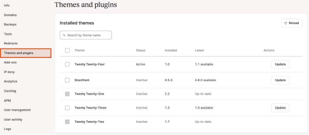 Screenshot van het dialoogvenster in MyKinsta voor het bijwerken van WordPress-thema's op meerdere sites.