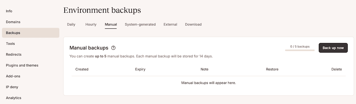 La pantalla de copias de seguridad manuales de MyKinsta muestra una lista vacía a la espera de nuevas copias de seguridad y un botón negro 
